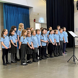 Major Minors Choir Sing to Spring!